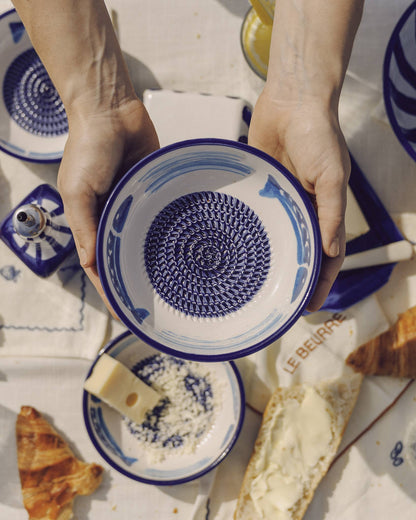 Ceramic Garlic Grater Plate - Medium Blue & White Tuna