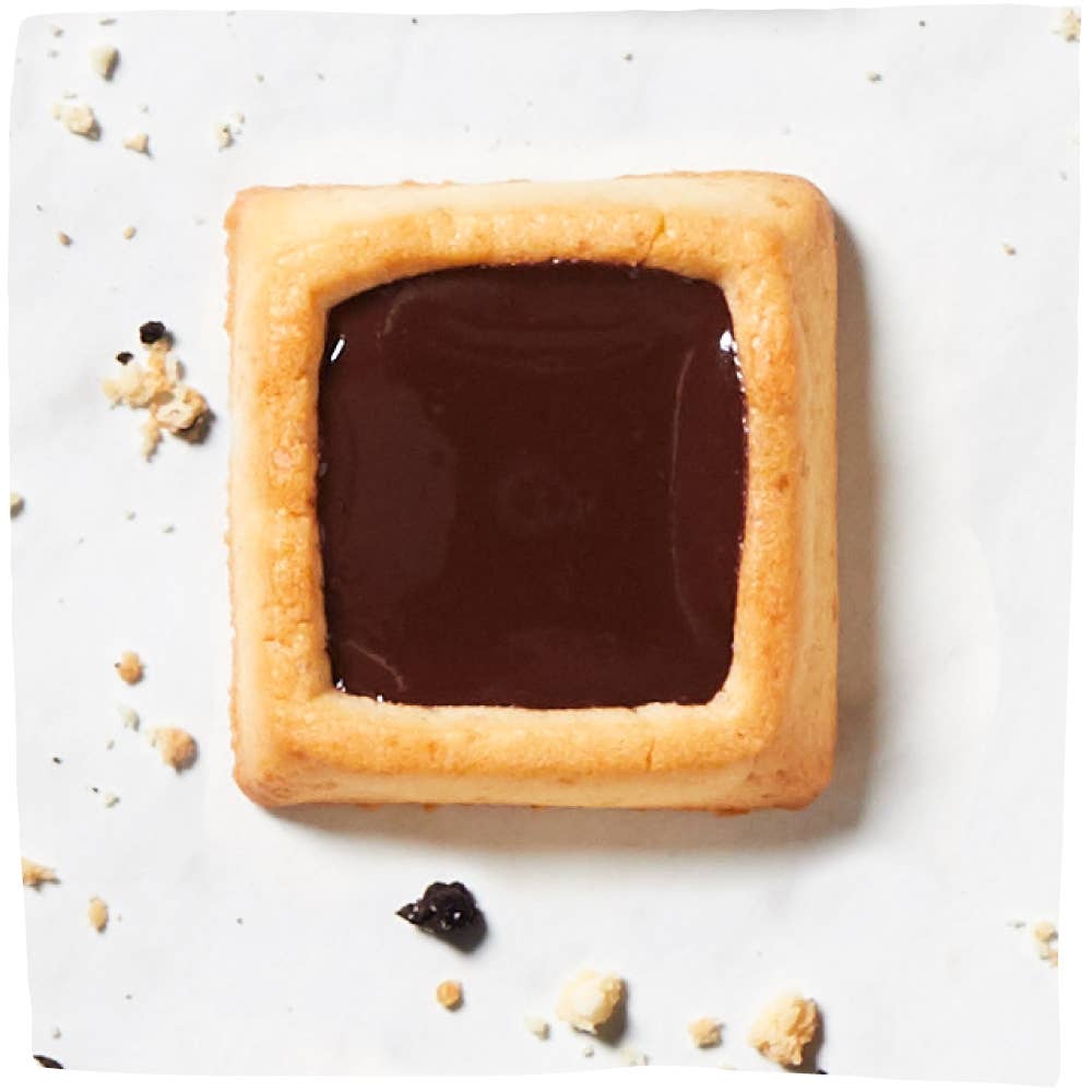 1 case of 18 Bars of Dark Chocolate Pinch of Sea Salt cookie